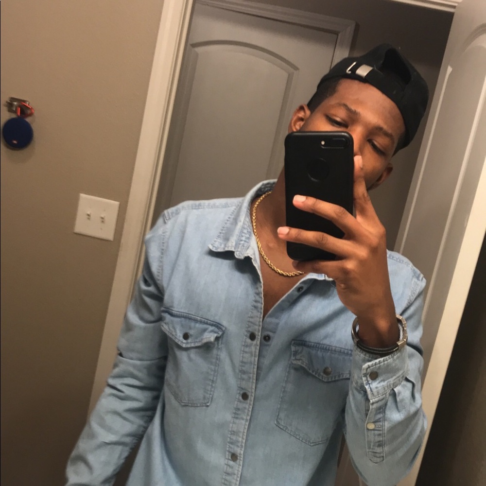 Meet your Posher, Leslie